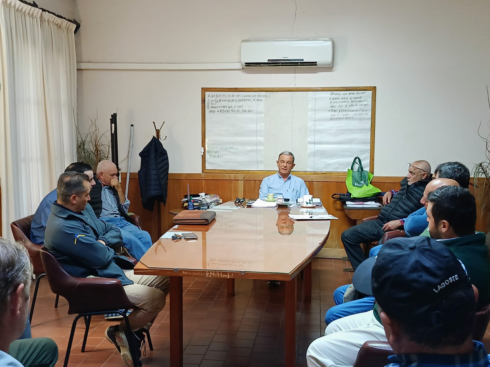 EL INTERVENTOR DEL IPT MANTUVO REUNIÓN CON LAS ENTIDADES ACOPIADORAS DE TABACO