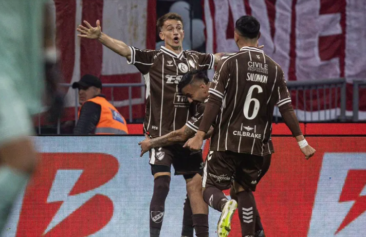 ¡Platense campeón! Venció 1-0 a Huracán en la final del Torneo Apertura 2025