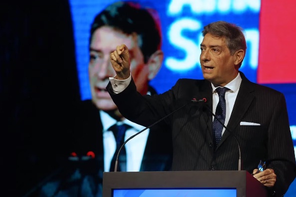 El presidente de la Corte criticó el plan de Milei: “Si la dolarización elimina el peso es inconstitucional”