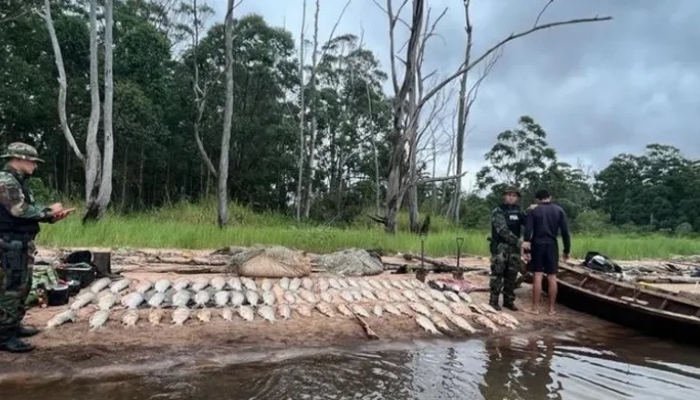 Corrientes: secuestran 300 kilos de sábalos y demoran a un pescador paraguayo