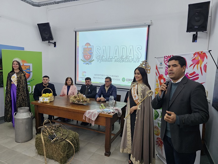 En Saladas, Valdés entregó 15 viviendas, anunció construir otras 20 e inauguró una Costanera