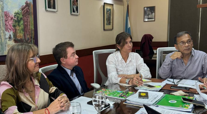 Cardozo se reunió con directivos del hospital Llano