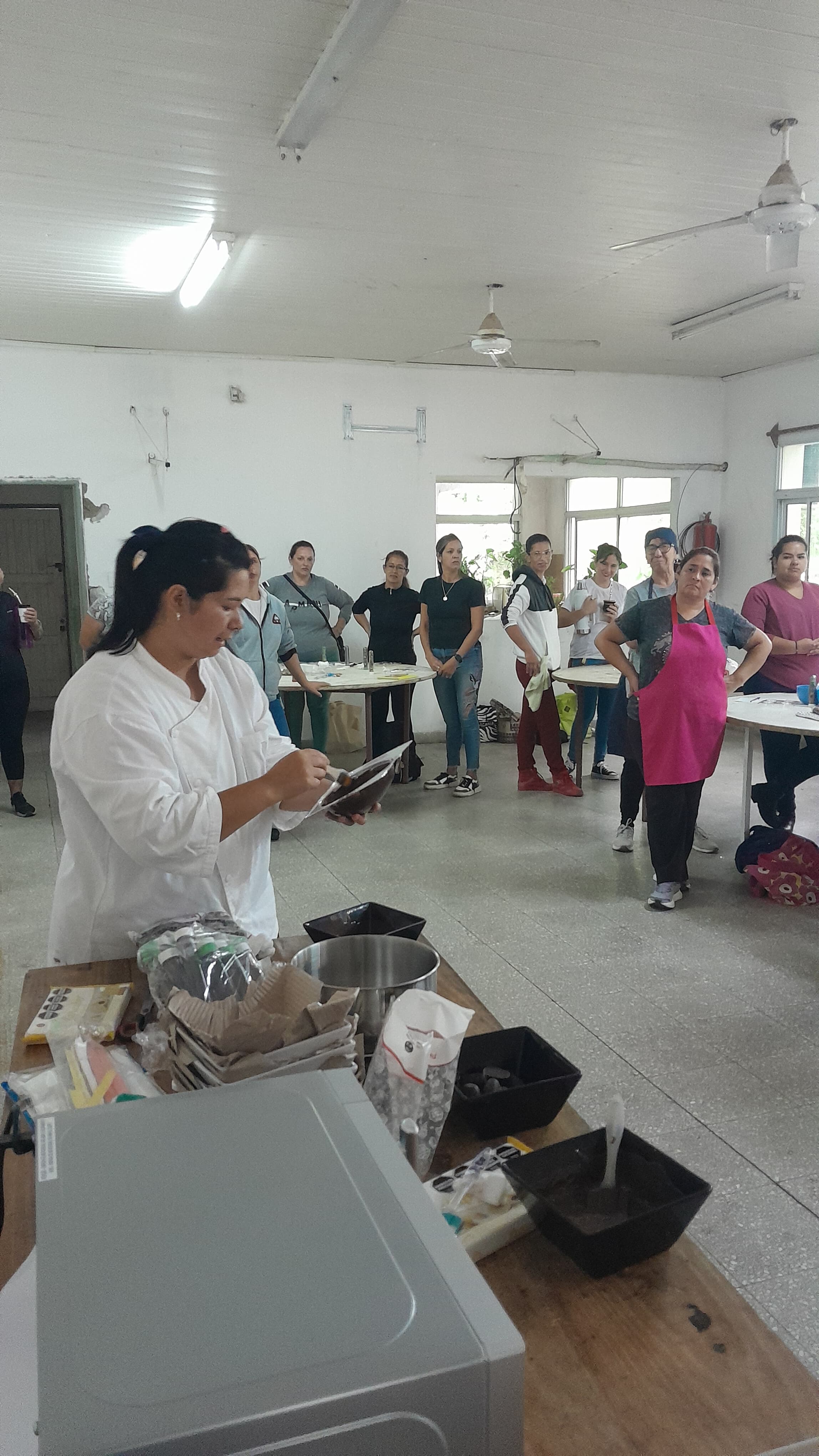 TALLER DE ROSCA DE PASCUA EN EL CIC SUR