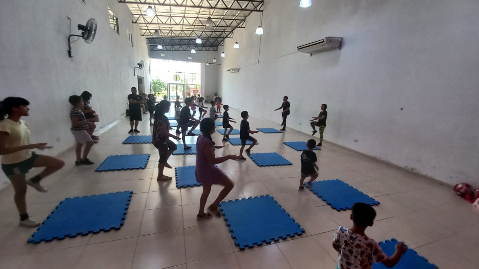 Escuela Municipal de Danzas Nativas