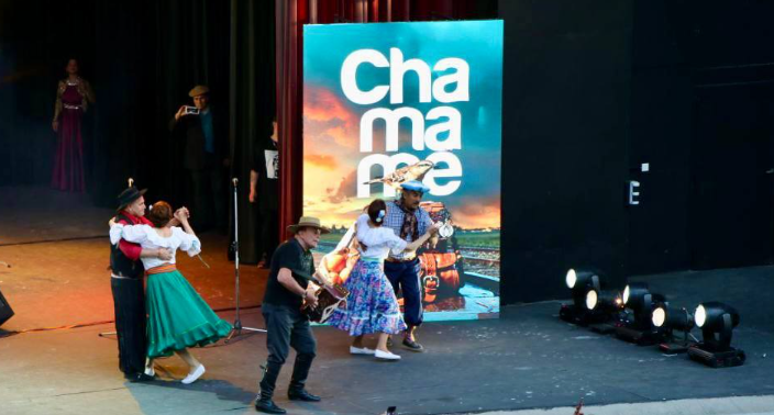 En un anfiteatro colmado en Buenos Aires se presentó al país la 34ª Fiesta Nacional del Chamamé