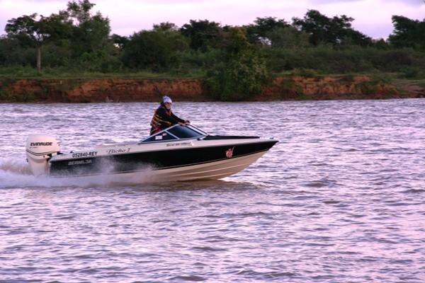 Creciente del río: RECOMIENDAN A TIMONELES NAVEGAR A VELOCIDAD MODERADA
