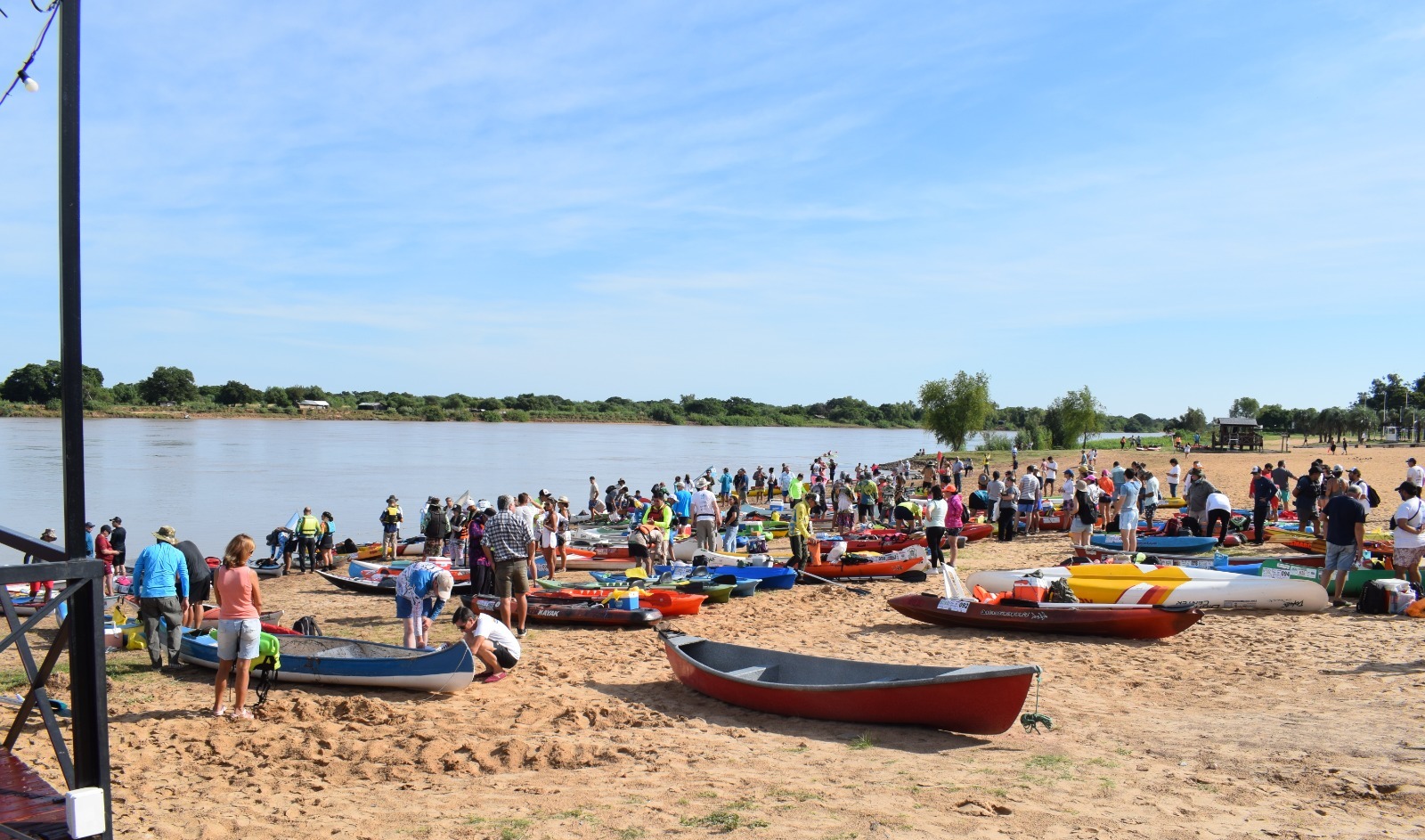 8ª TRAVESÍA ISORO:  138 KAYAKISTAS DIERON EL COLORIDO A LA AVENTURA NÁUTICA