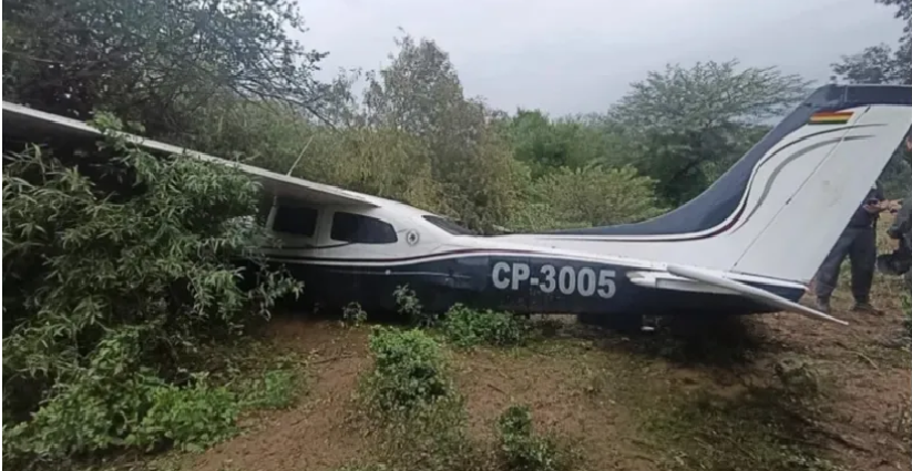 MISTERIO POR UNA AVIONETA QUE CAYÓ EN CHACO: ESTABA ABANDONADA Y CON LA MATRÍCULA BORRADA
