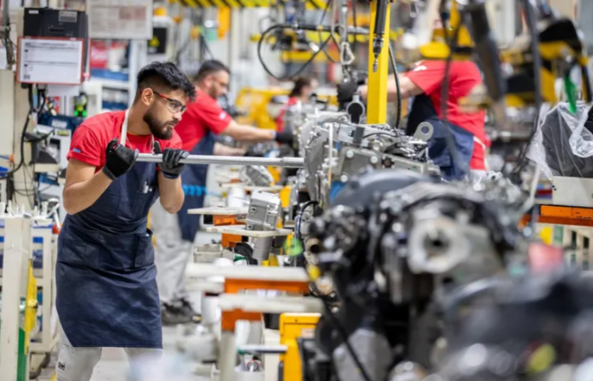 La actividad económica tuvo una caída en marzo del 1,8%, la primera en casi un año