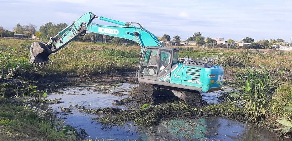 PRODEGO: LIMPIEZA Y RECTIFICACIÓN DE NIVELES DEL RESERVORIO LAGUNA BOSCO