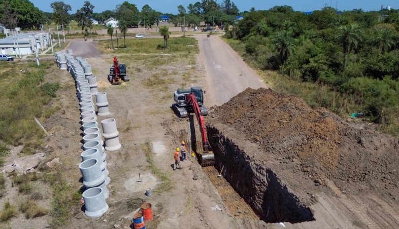 "Estamos ejecutando obras estratégicas de desagüe y pavimentación", resaltó Valdés