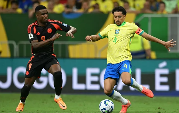 Brasil le ganó sobre la hora a Colombia con el golazo de Vinicius y llega afilado al clásico