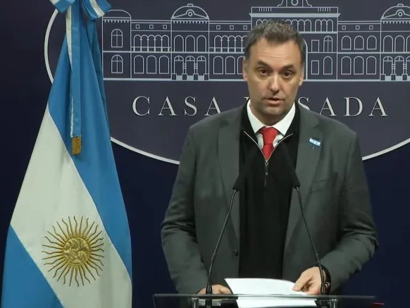 El Gobierno anunció un "Plan de Reparación Histórica de Ahorros": "Tus dólares, tu decisión"