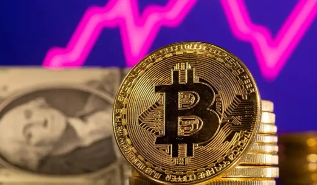 Fuerte descenso de Bitcoin y Ether tras la suba de aranceles de Donald Trump en Estados Unidos