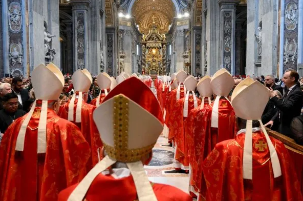 A qué hora continúa el cónclave para elegir al sucesor del papa Francisco