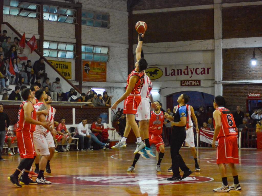 LIGA PREFEDERAL DE BASQUET  Unión no pudo ante Atlético Saladas y cayó en su casa.
