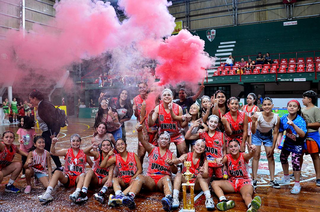 BASQUET FEMENINO: U13 DE UNION Y U17 DE AMAD CAMPEONAS.