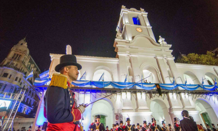 24 DE MAYO DE 1810: CAE EL VIRREY CISNEROS Y ASCIENDE LA REVOLUCIÓN 