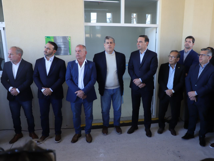 VALDÉS HABILITÓ OFICIALMENTE LA REFACCIÓN INTEGRAL Y AMPLIACIÓN DEL HOSPITAL DE ESQUINA
