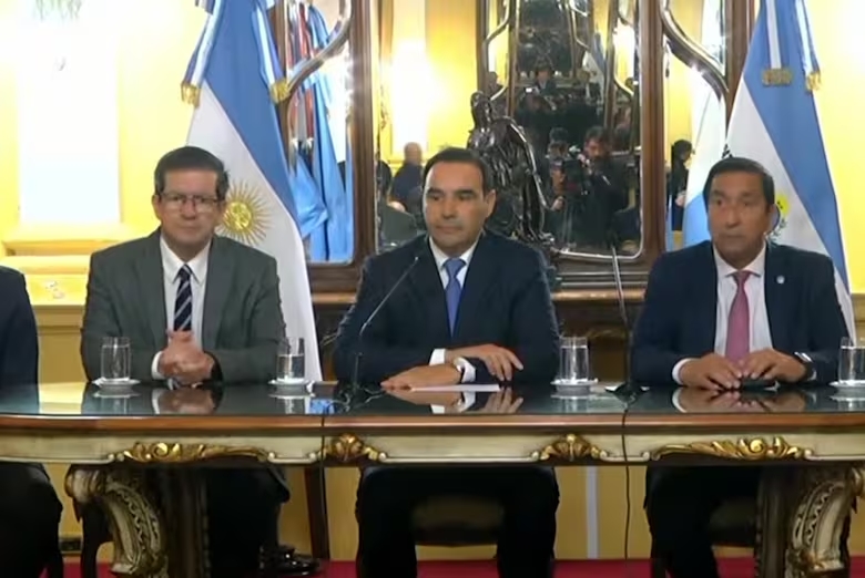 EL GOBERNADOR DE CORRIENTES, SOBRE EL CASO LOAN: “EL QUE TIENE UNA RESPONSABILIDAD LA TIENE QUE PAGAR”