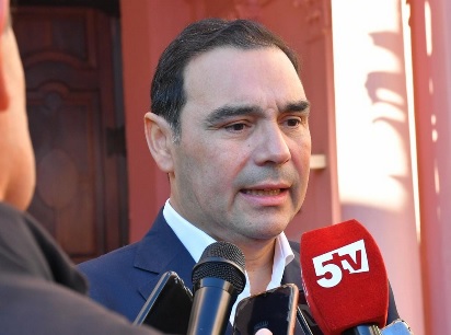 Valdés anunció incremento salarial del 10% para la administración pública provincial, que se percibirá en mayo