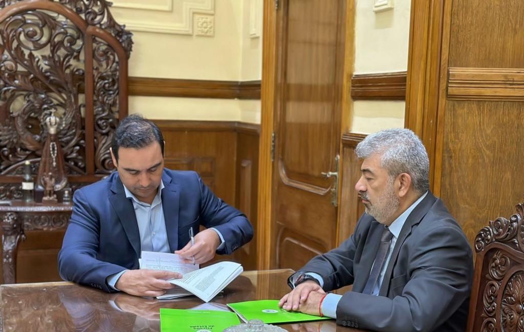 CORRIENTES PERDERÍA $ 100 MIL MILLONES: Valdés firmó la demanda a Nación ante la Corte por la quita de coparticipación federal