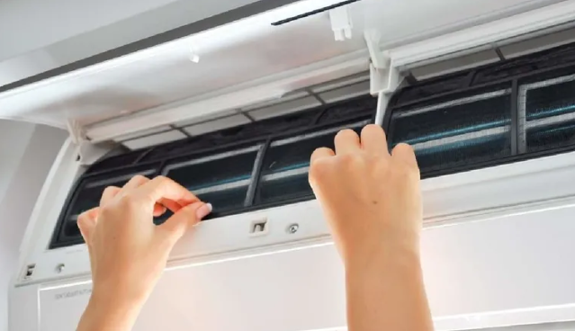 El truco de limpieza para que el aire acondicionado funcione mejor en el verano