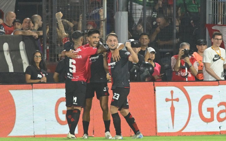 Newell's se hizo fuerte de local y le cortó la racha a un flojo Boca