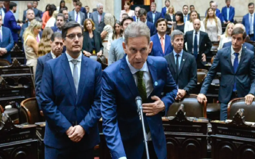 DIÓGENES GONZÁLEZ ASUMIÓ COMO DIPUTADO NACIONAL  