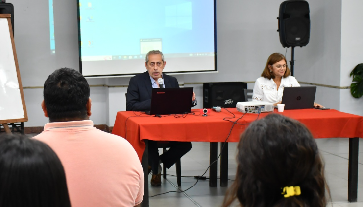 Valdés continúa capacitando a las áreas económicas de los municipios correntinos